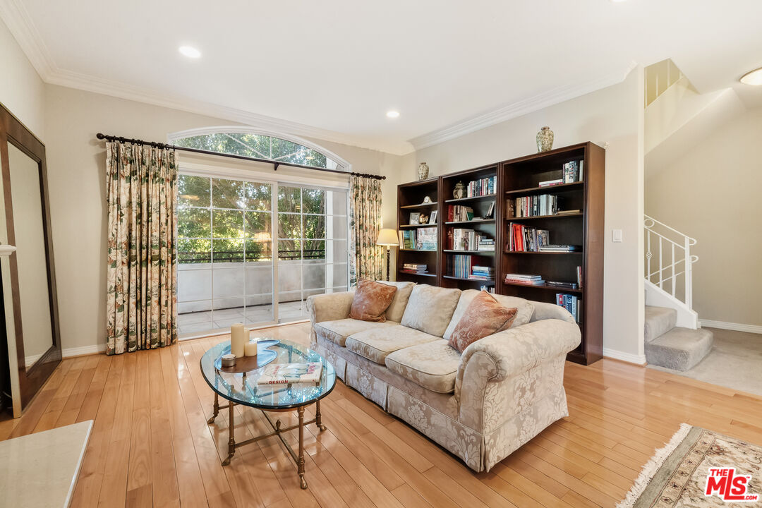 11760 Riverside Dr Unit: 2