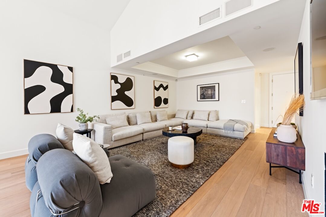 261 S Reeves Unit: PH6