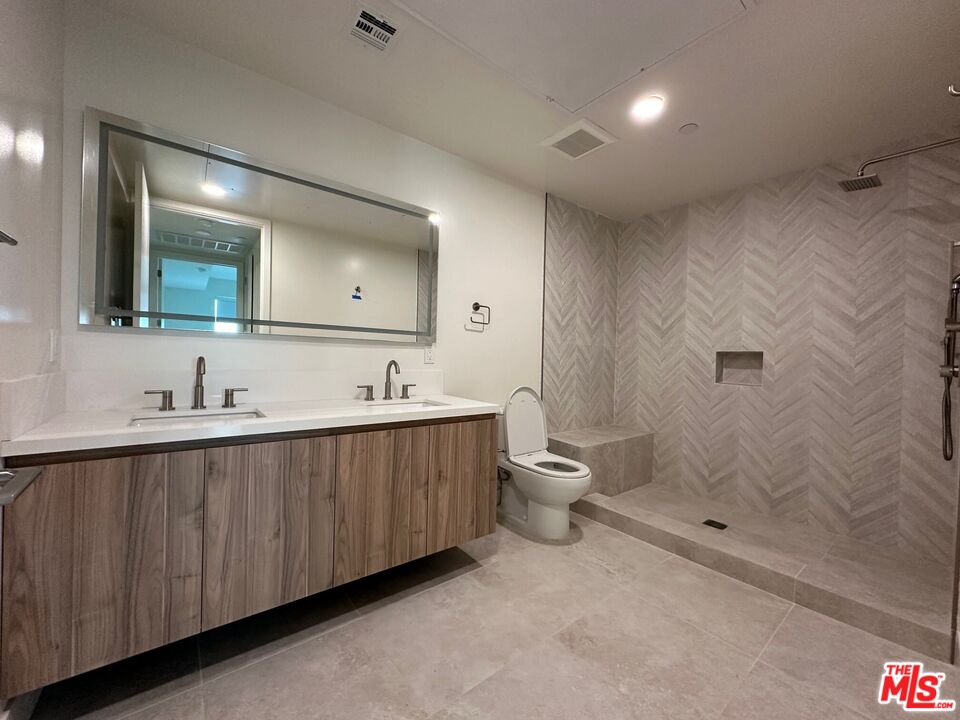 3651 Regal Pl Unit: 306