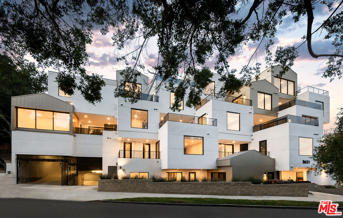 3651 Regal Pl Unit: 306