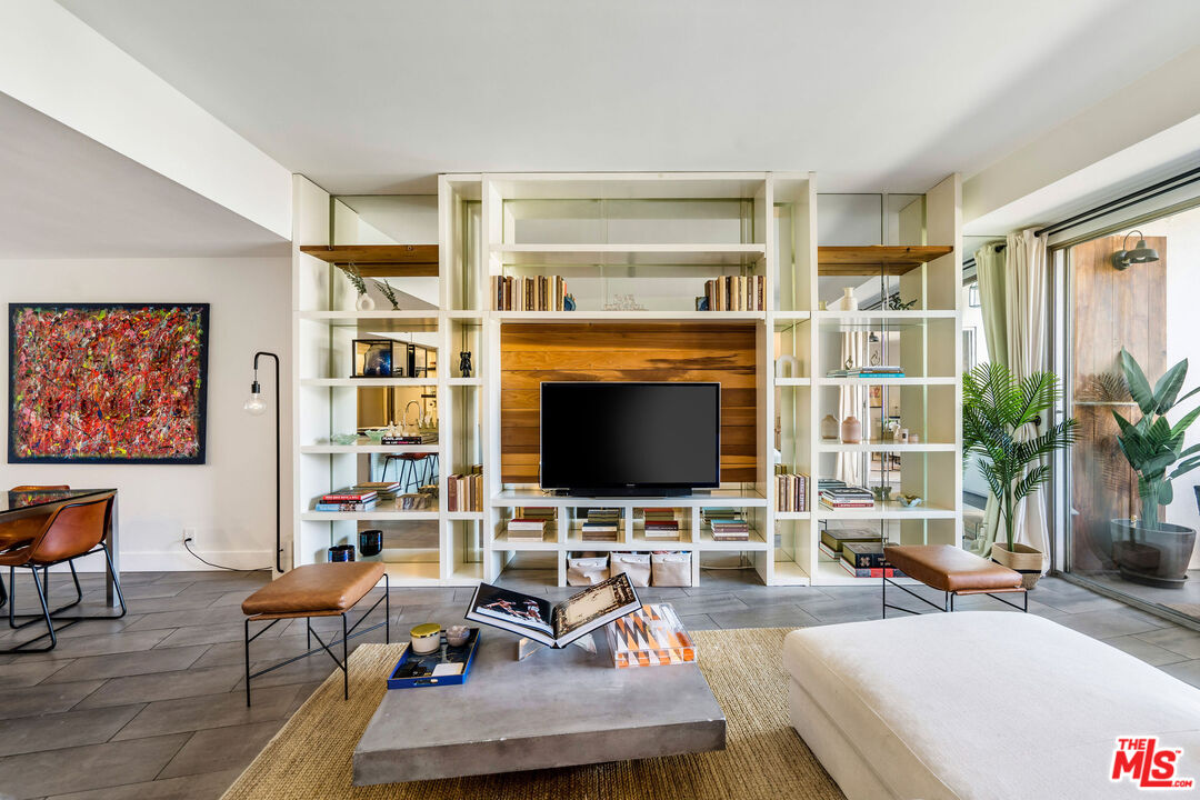 7250 Franklin Ave Unit: 505