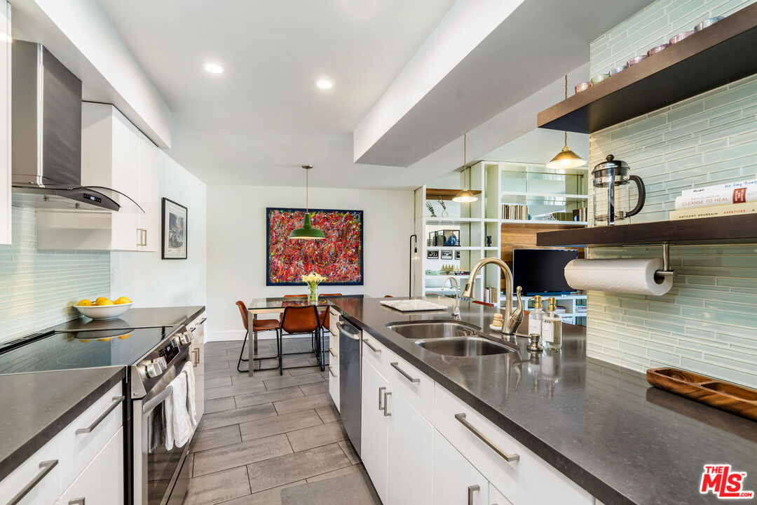 7250 Franklin Ave Unit: 505