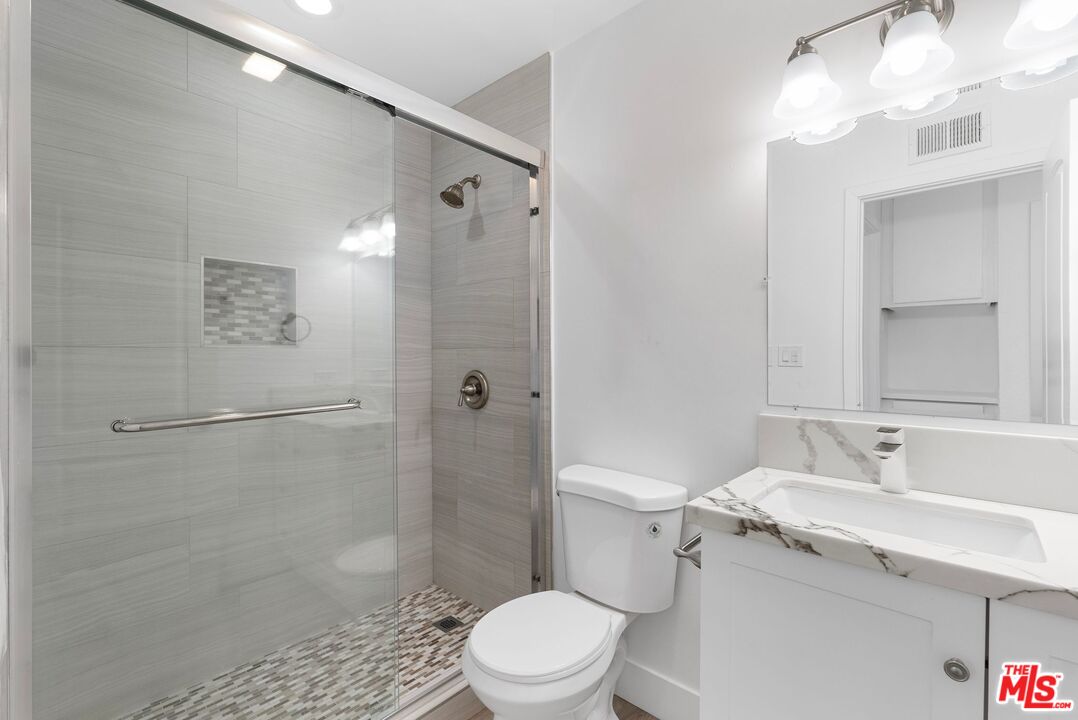 21717 Vintage St