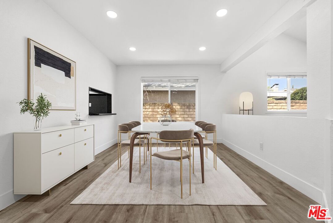 21717 Vintage St