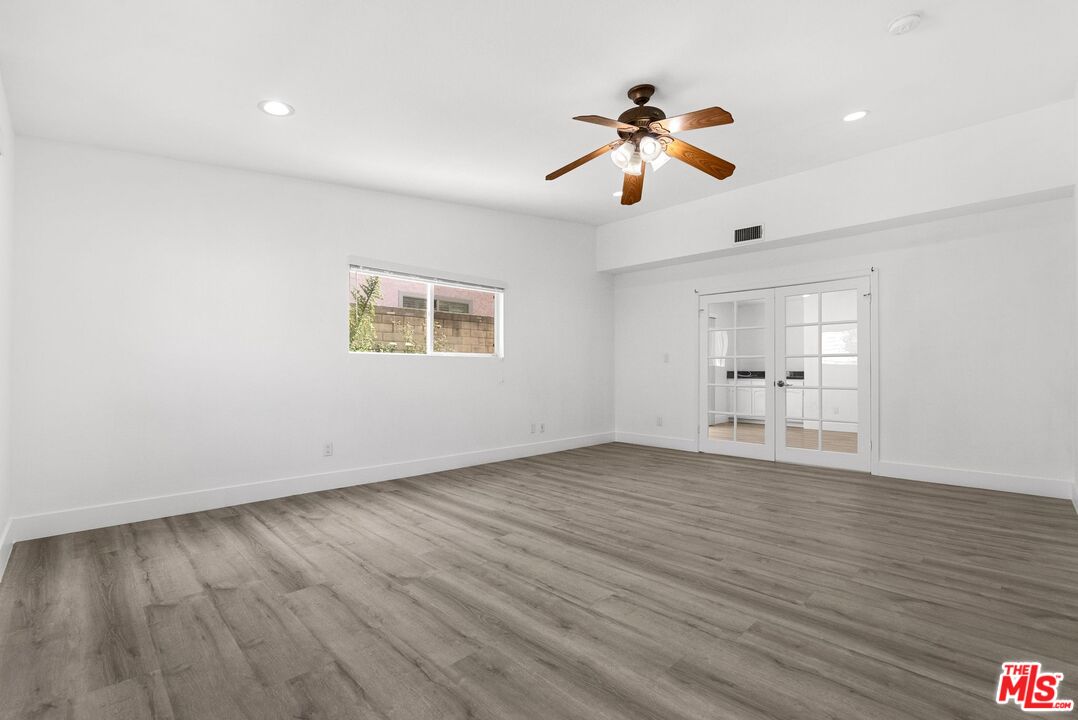 21717 Vintage St