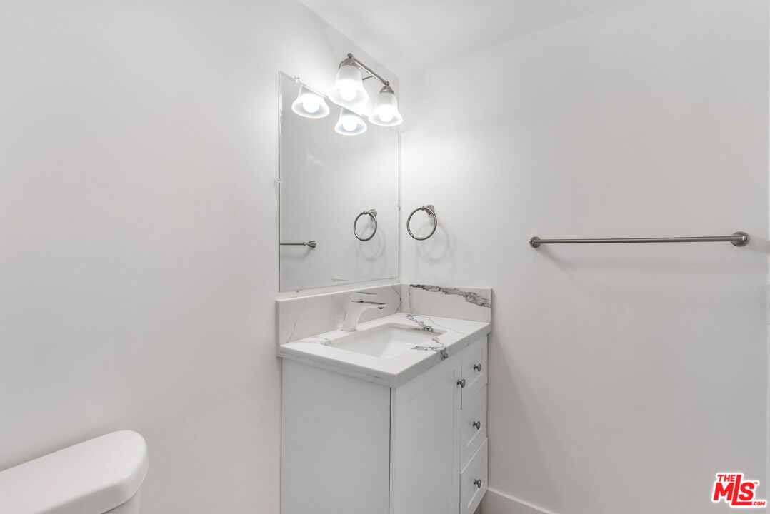 21717 Vintage St