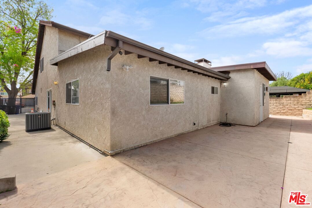21717 Vintage St