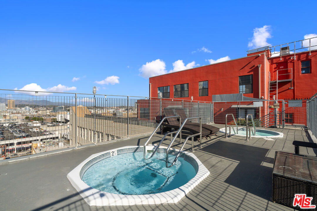 746 S Los Angeles St Unit: 805