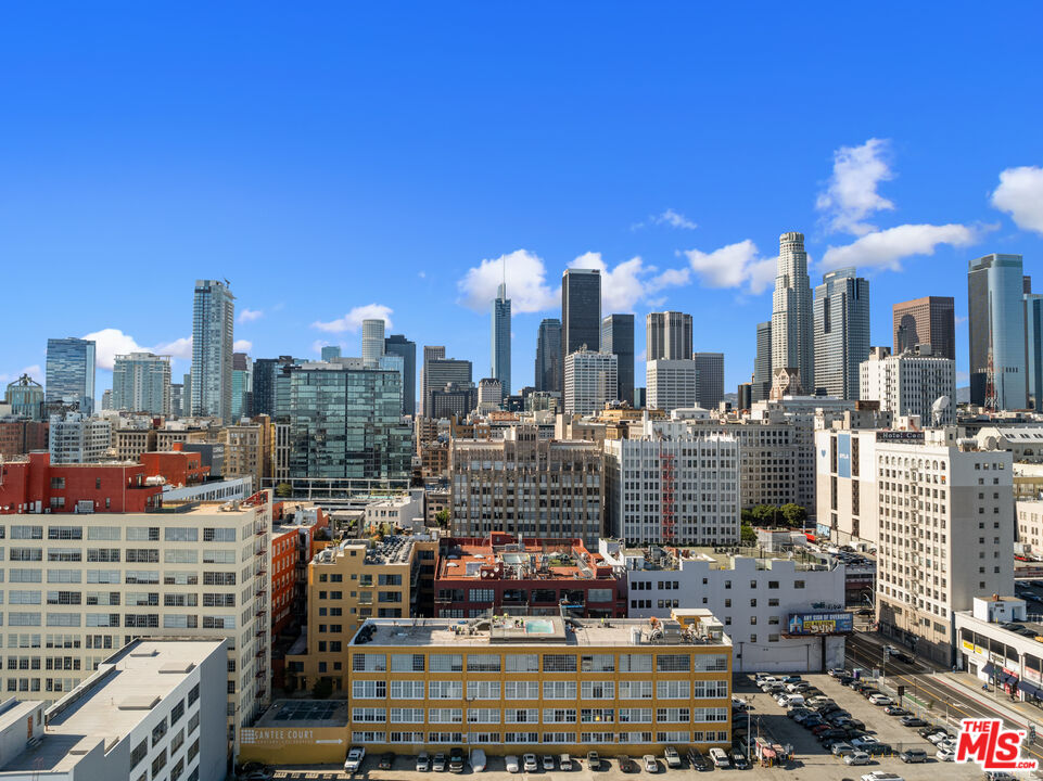 746 S Los Angeles St Unit: 805