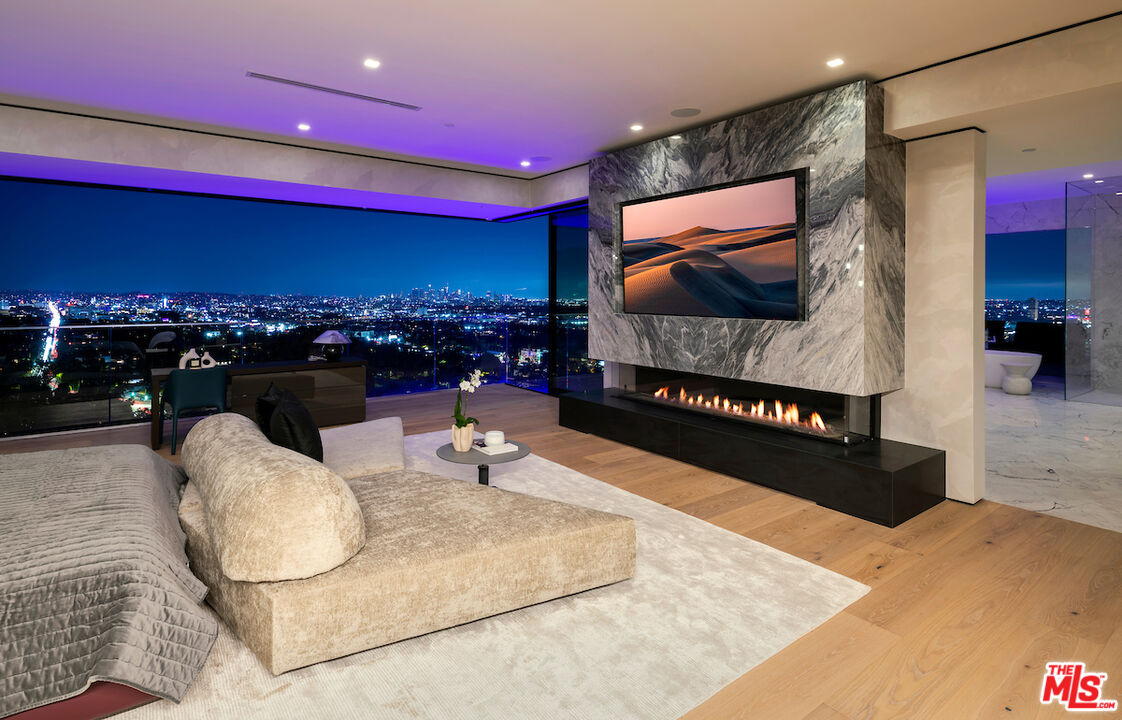 8116 Laurel View Dr