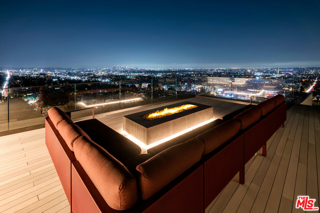 8116 Laurel View Dr
