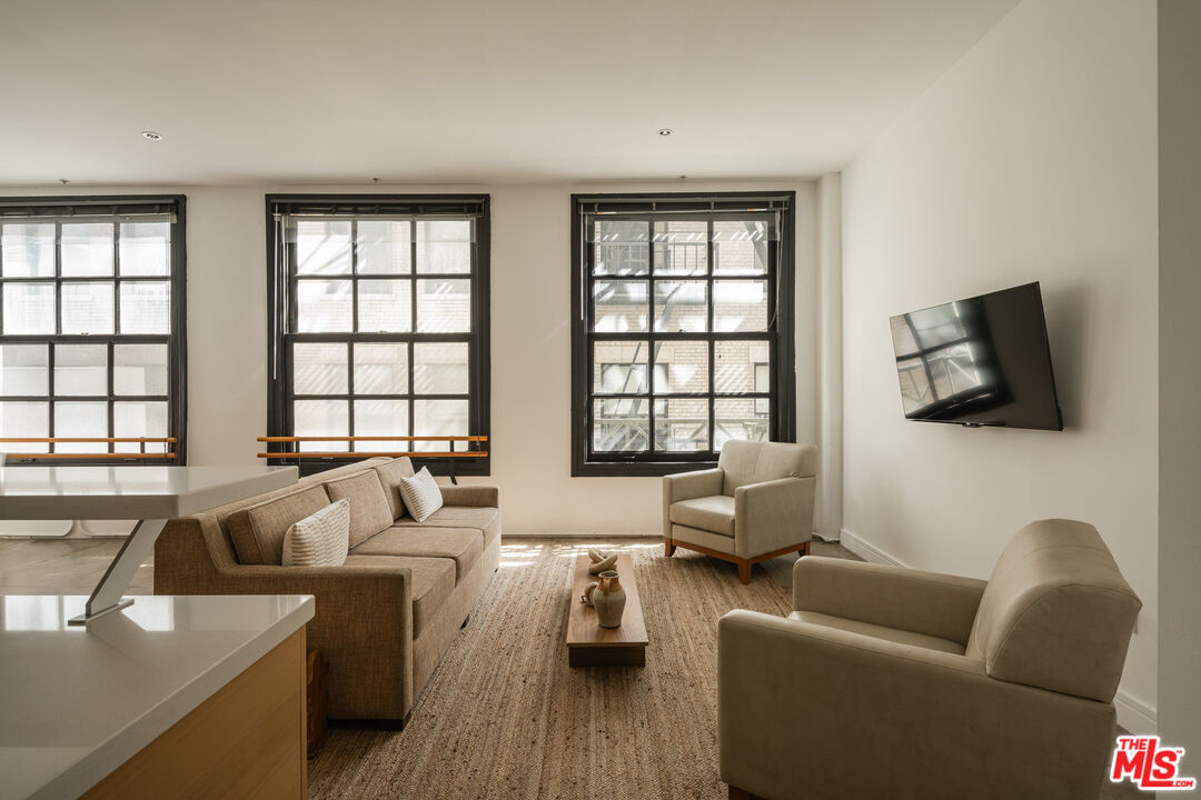424 S Broadway
