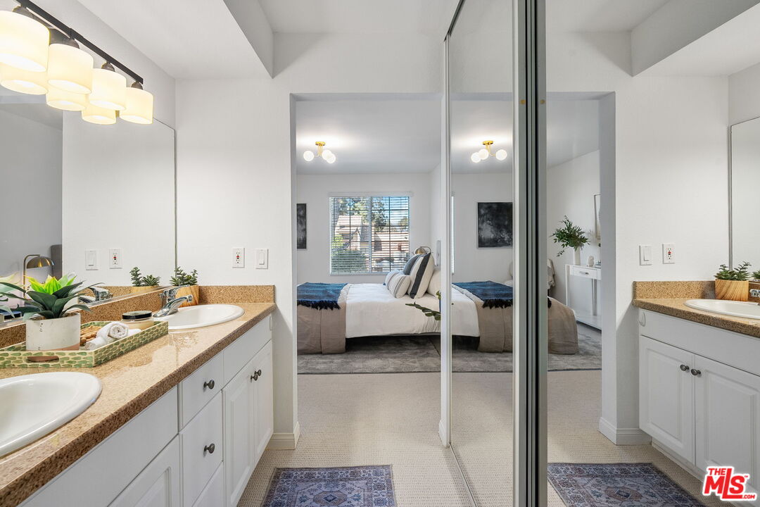 21550 Burbank Blvd Unit: 207