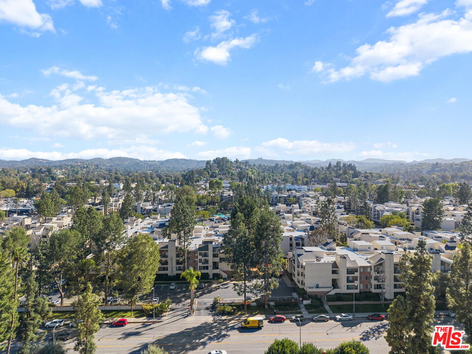 21550 Burbank Blvd Unit: 207