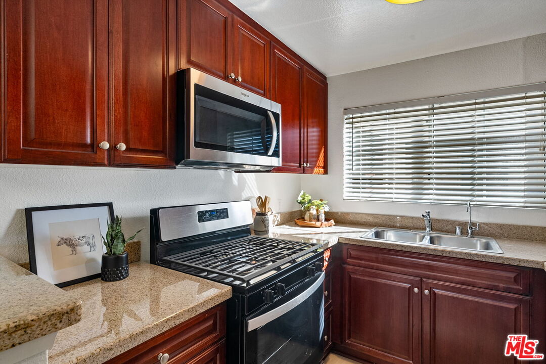 21550 Burbank Blvd Unit: 207