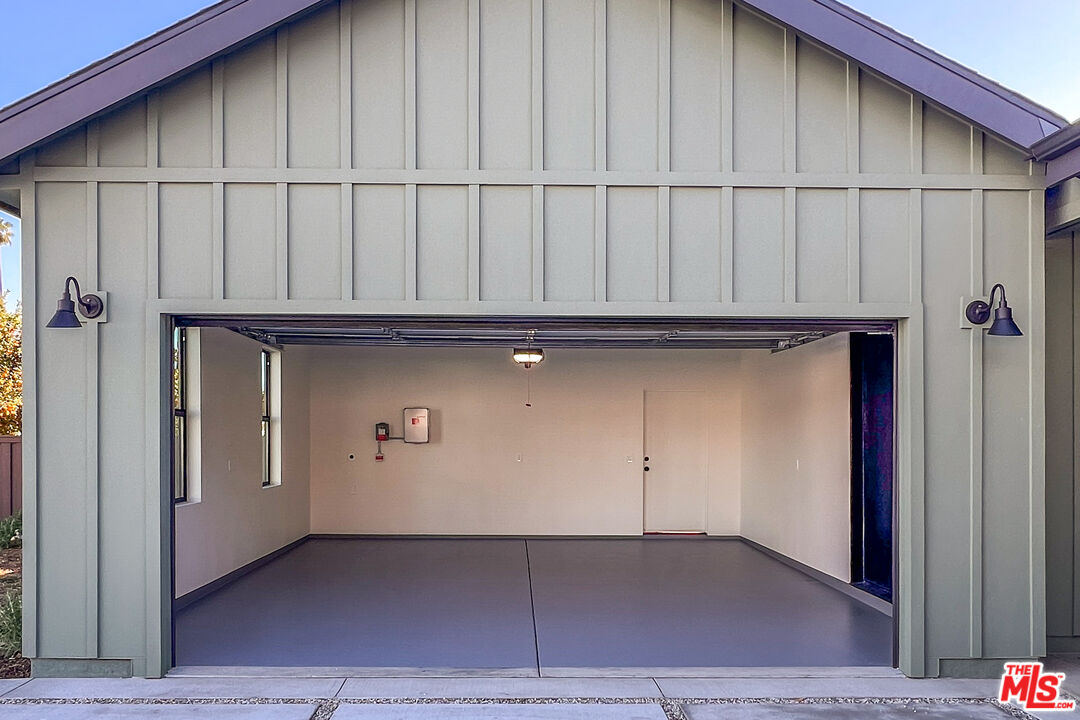 7327 Whitaker Ave