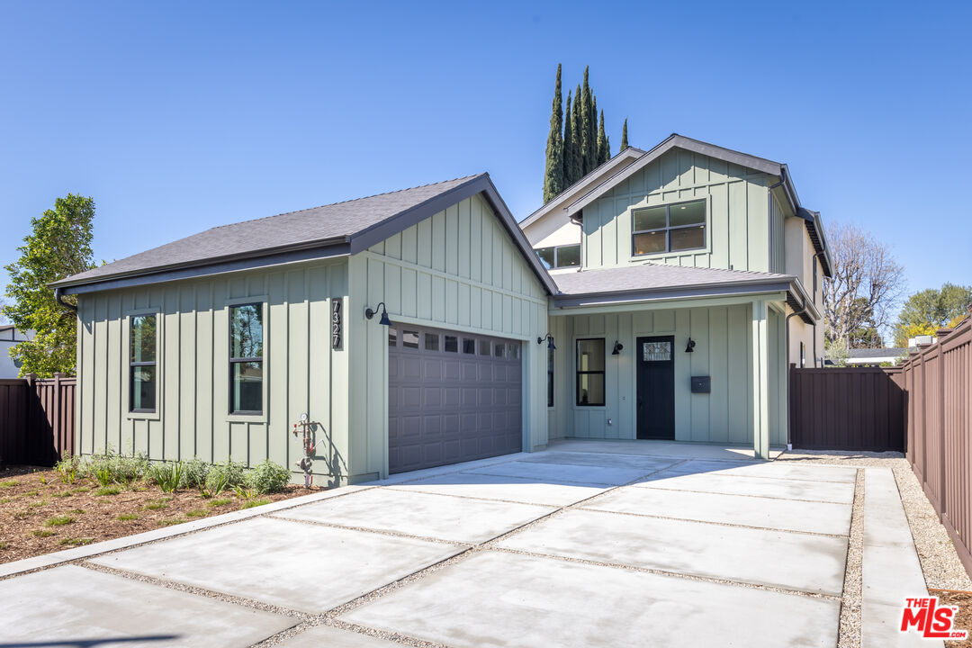 7327 Whitaker Ave
