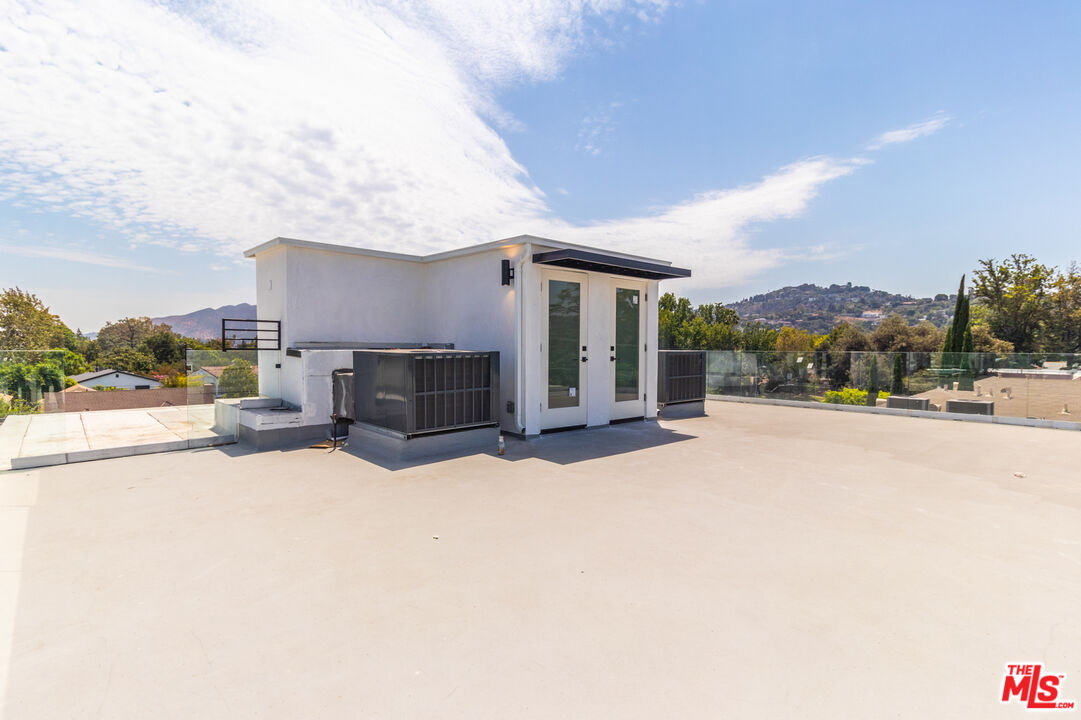 4293 Tujunga Ave