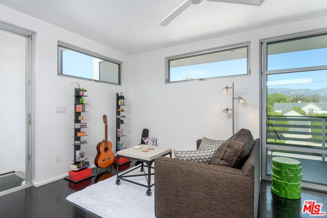 903 W Mission St