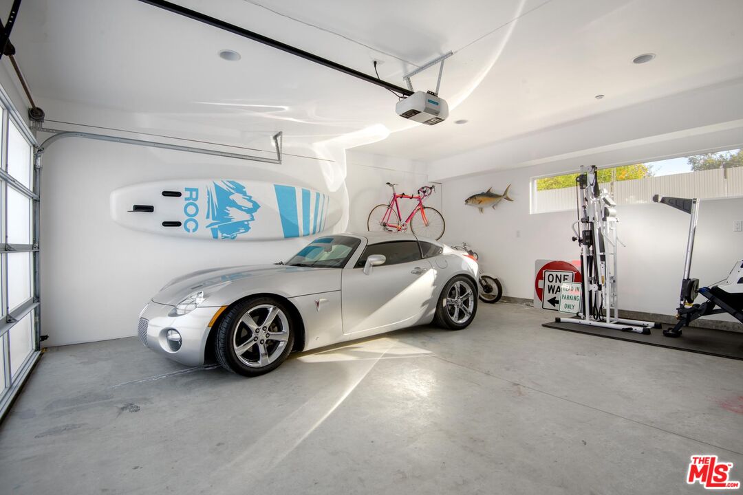 903 W Mission St