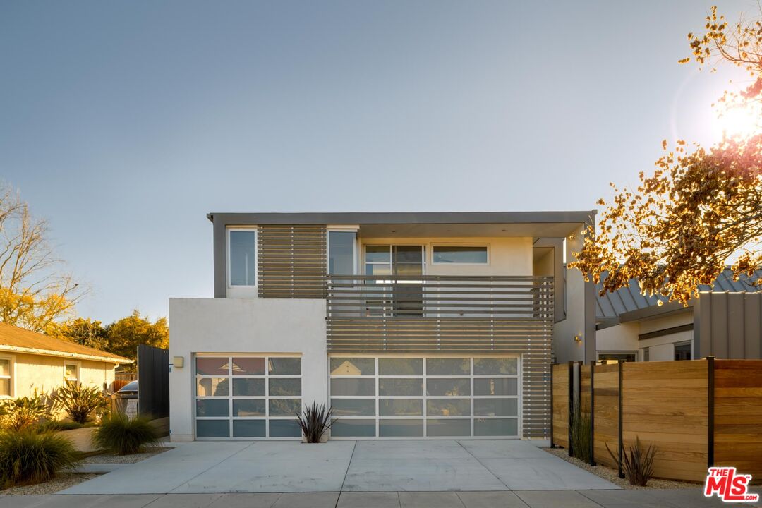 903 W Mission St