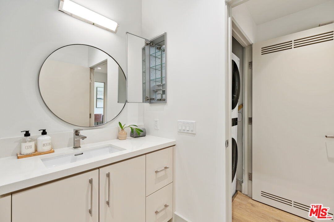 130 S Sepulveda Blvd Unit: 304