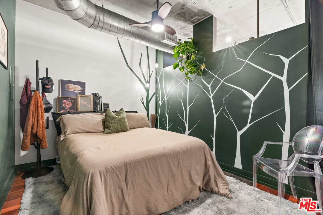 645 W 9th St Unit: 407