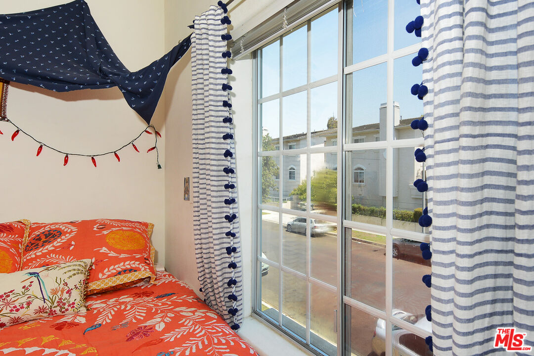 11808 Riverside Dr Unit: 10