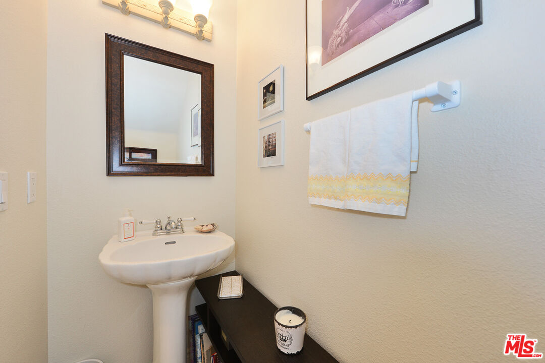 11808 Riverside Dr Unit: 10