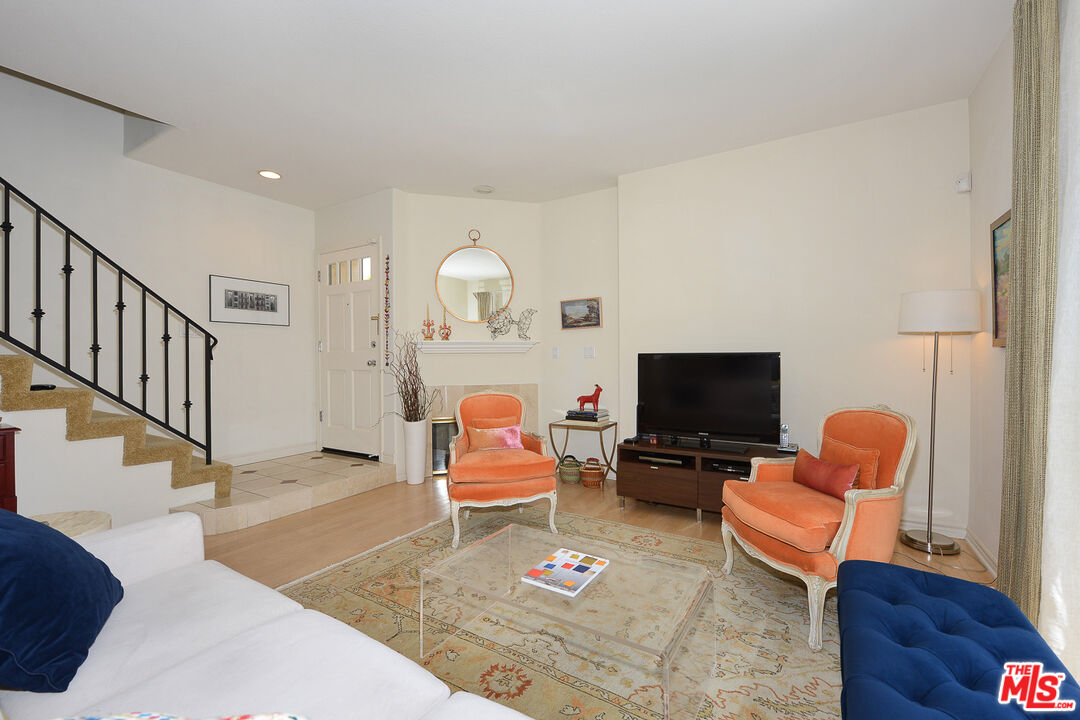 11808 Riverside Dr Unit: 10