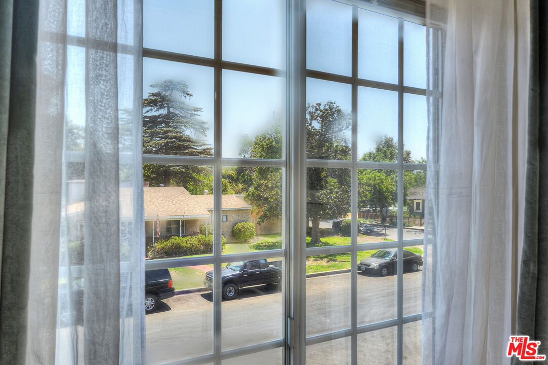 11808 Riverside Dr Unit: 10