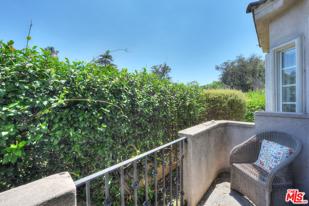 11808 Riverside Dr Unit: 10