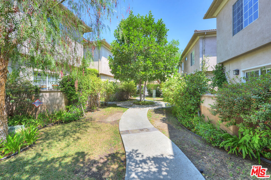 11808 Riverside Dr Unit: 10