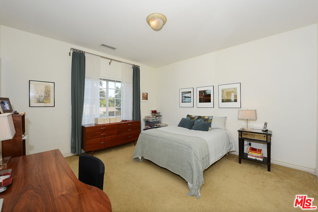 11808 Riverside Dr Unit: 10