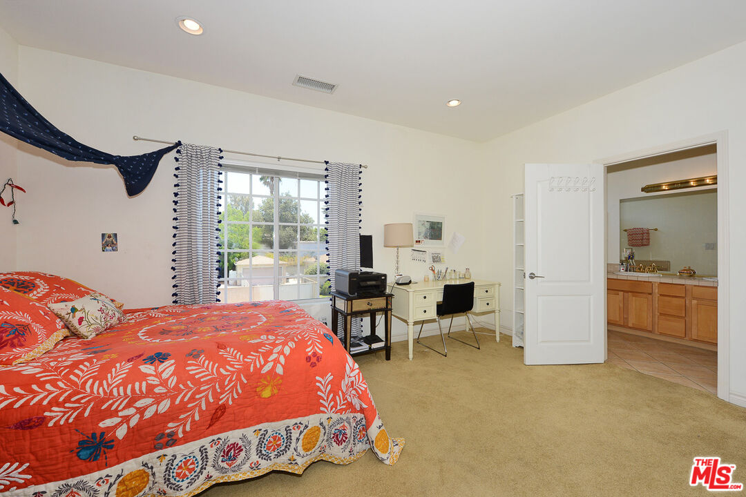 11808 Riverside Dr Unit: 10