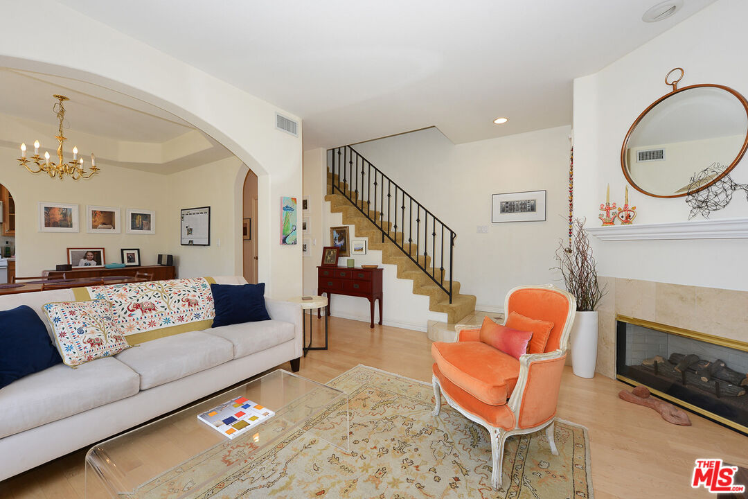 11808 Riverside Dr Unit: 10