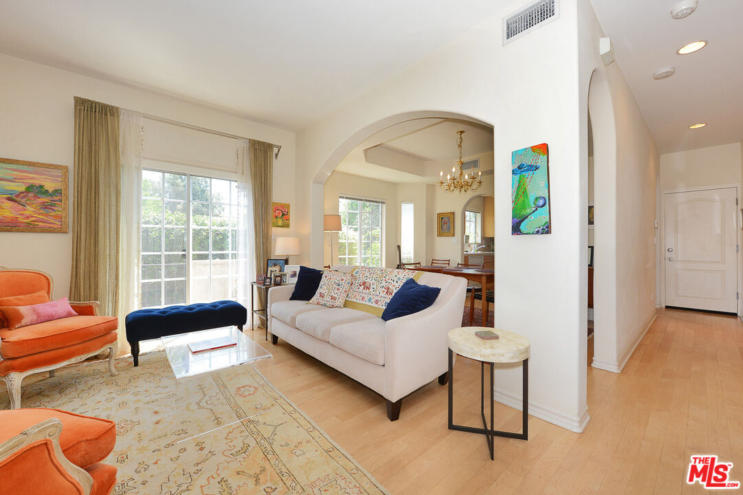 11808 Riverside Dr Unit: 10