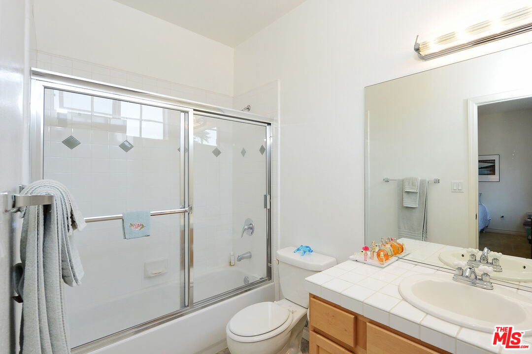 11808 Riverside Dr Unit: 10