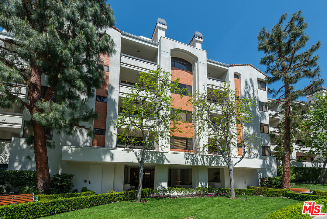 2122 Century Park Ln Unit: 411