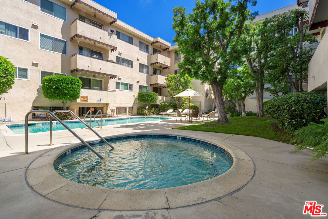 5353 Yarmouth Ave Unit: 105