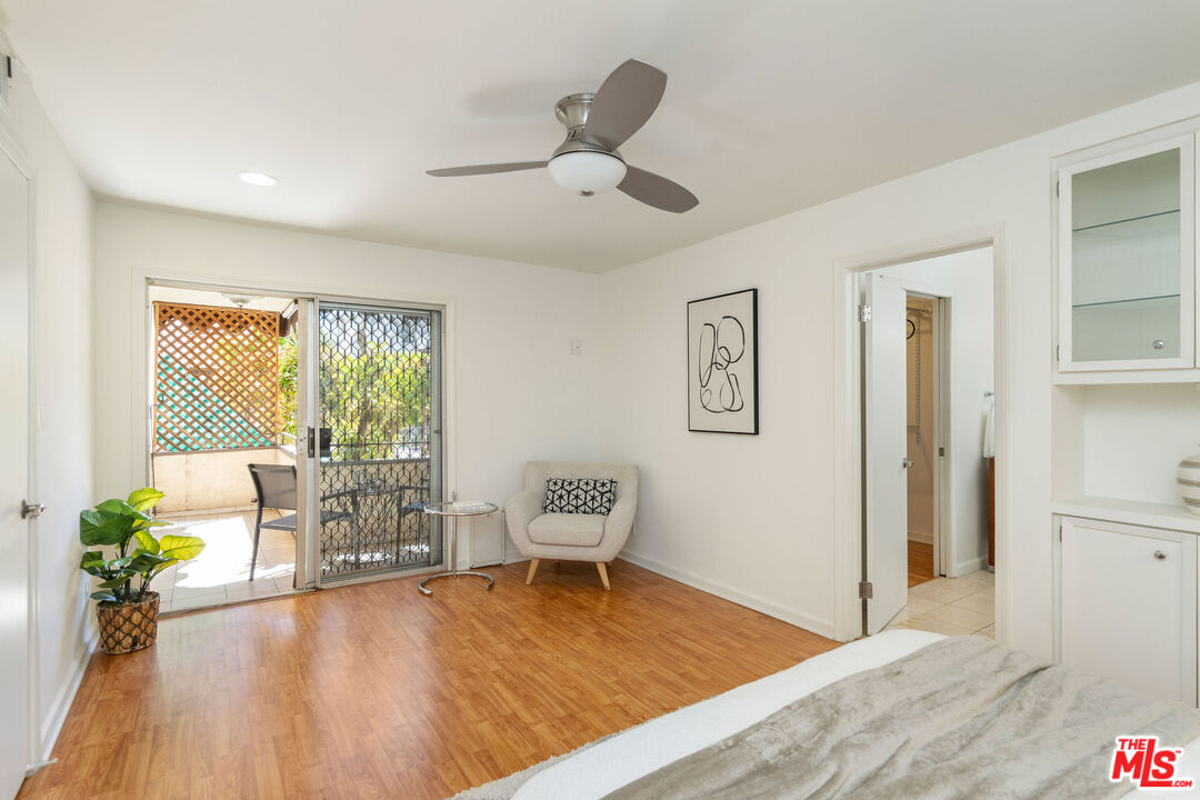 5353 Yarmouth Ave Unit: 105