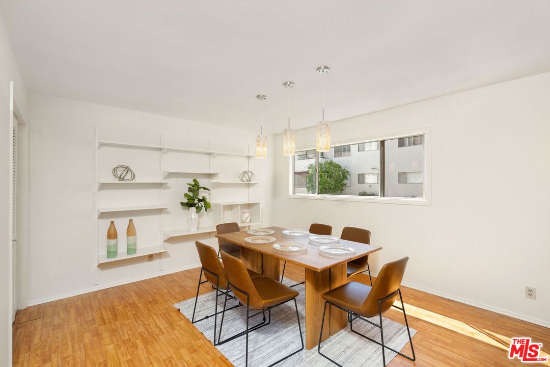 5353 Yarmouth Ave Unit: 105