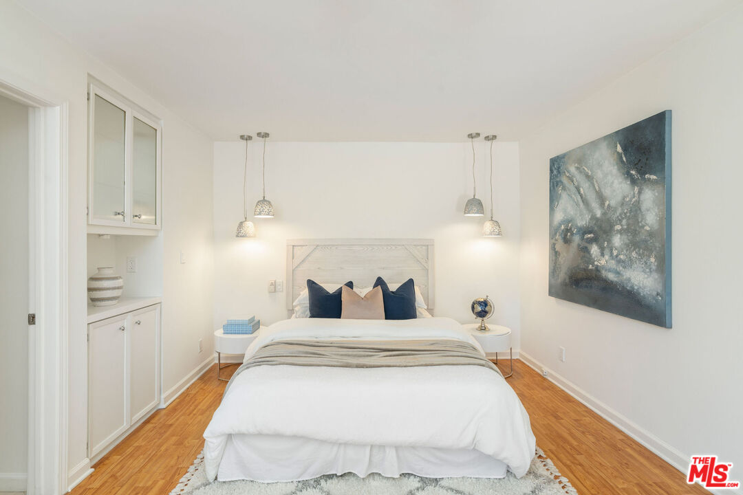 5353 Yarmouth Ave Unit: 105