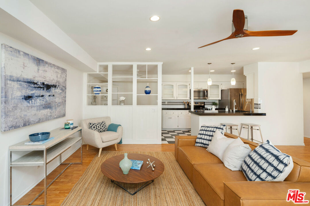 5353 Yarmouth Ave Unit: 105