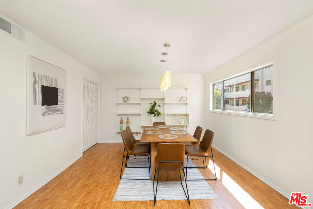 5353 Yarmouth Ave Unit: 105