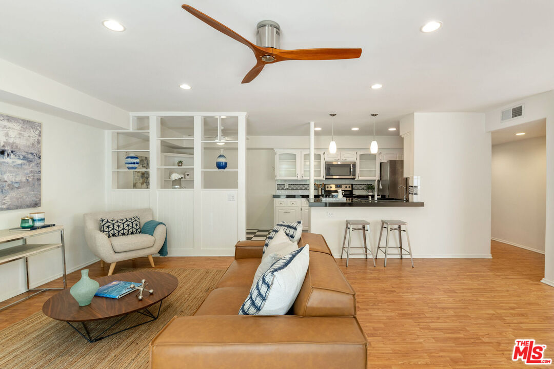 5353 Yarmouth Ave Unit: 105