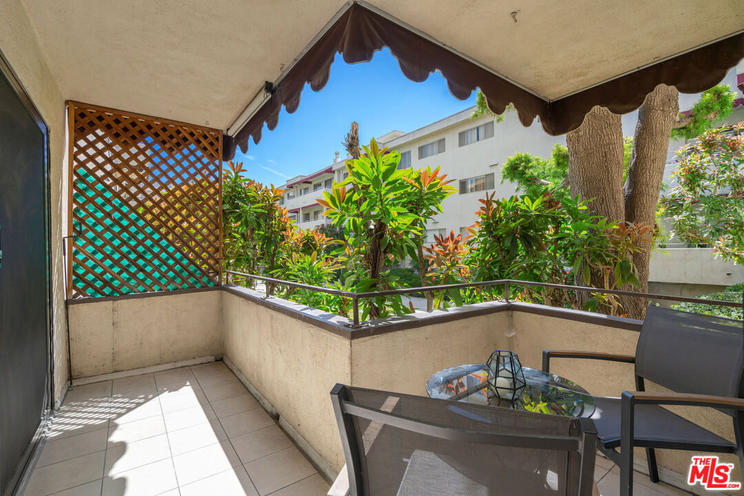 5353 Yarmouth Ave Unit: 105