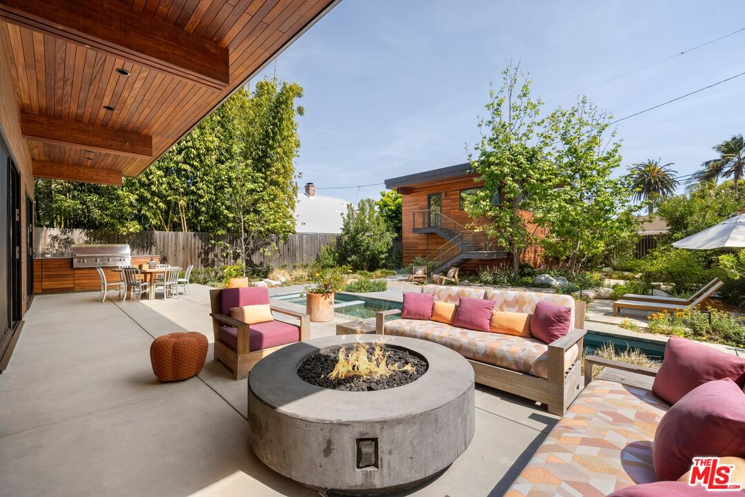 1378 Appleton Way