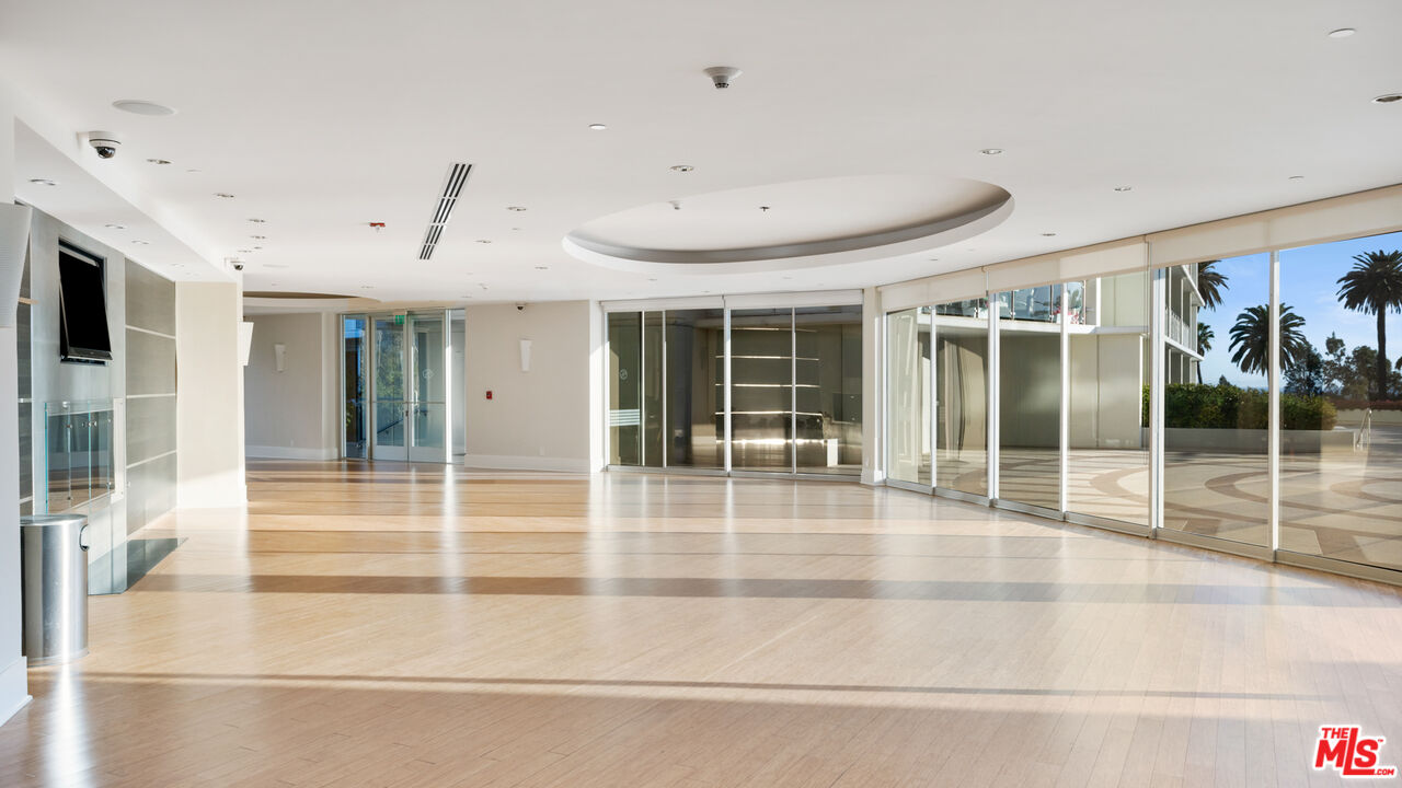 201 OCEAN AVE Unit: 808P