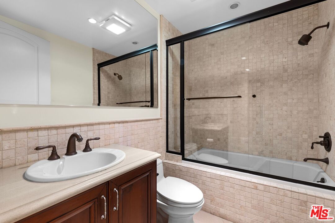 418 S Hamel Rd Unit: 102
